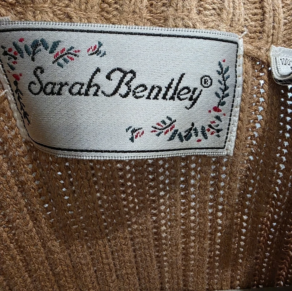 Vintage Sarah Bentley Suede/ Cable Knit Vest Size Medium - Picture 4 of 4